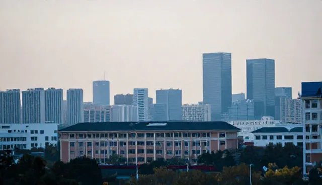 在制造业中技术性能与适用条件的选择依据